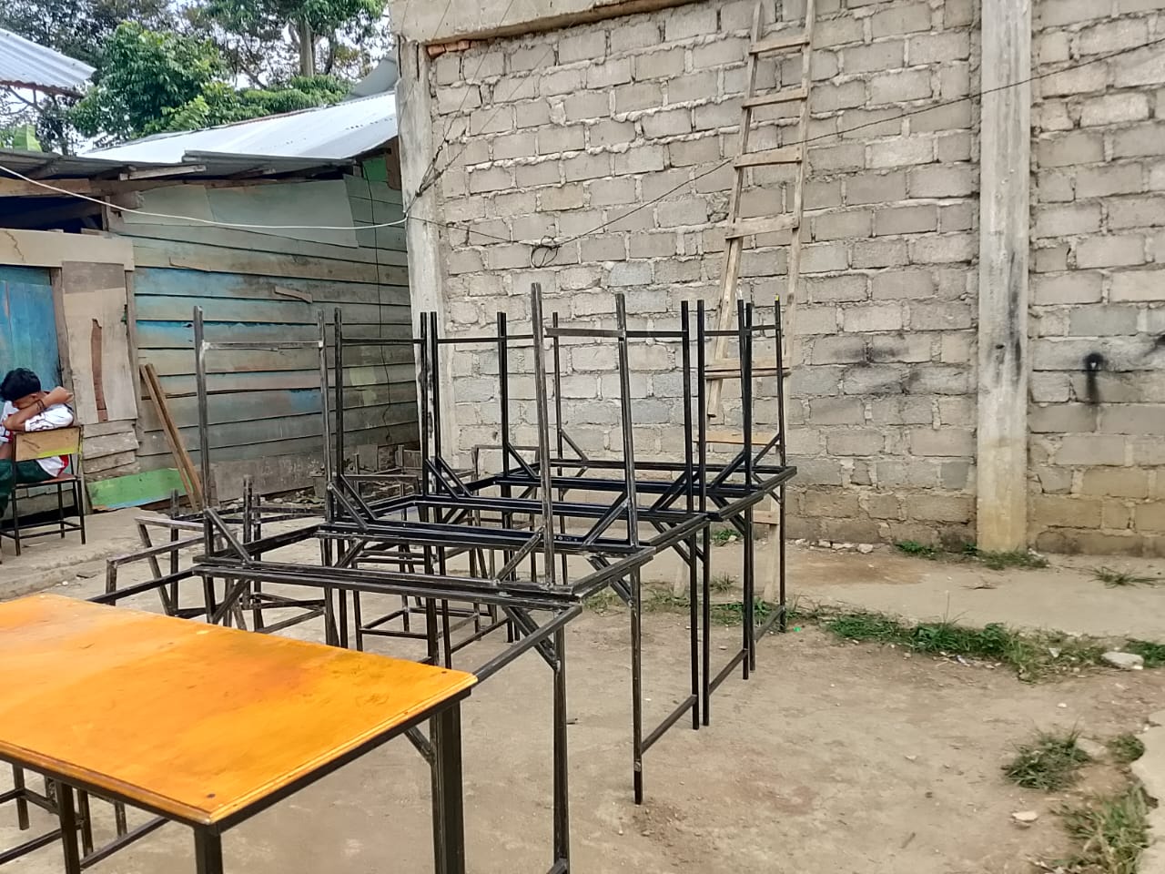 Meja Besi Serbaguna TQ ADV – Kuat, Estetik, dan Tahan Lama